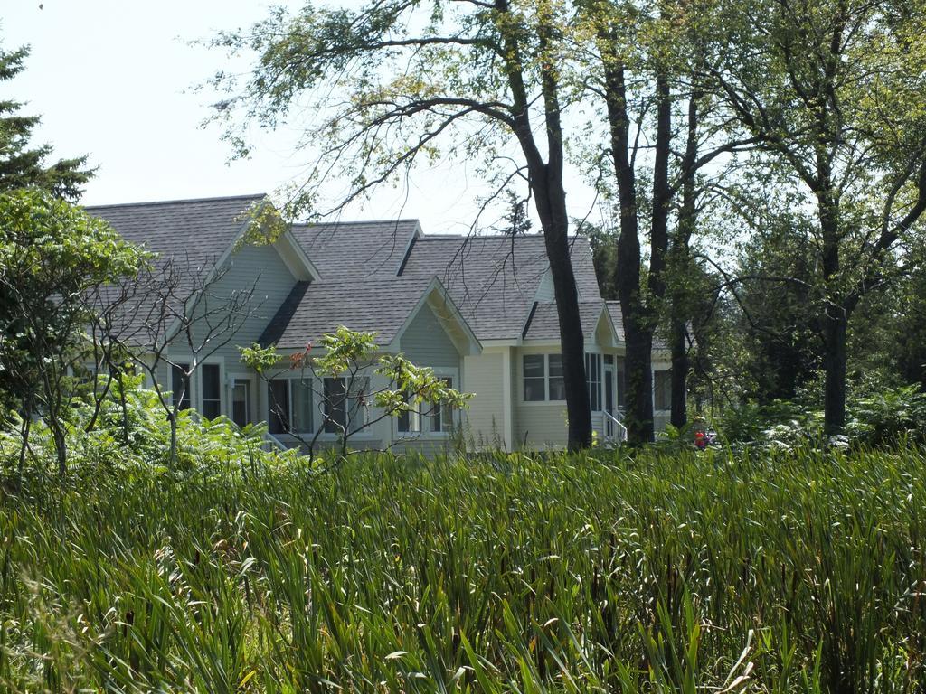 Sandbanks Summer Village Cottages Cherry Valley Esterno foto